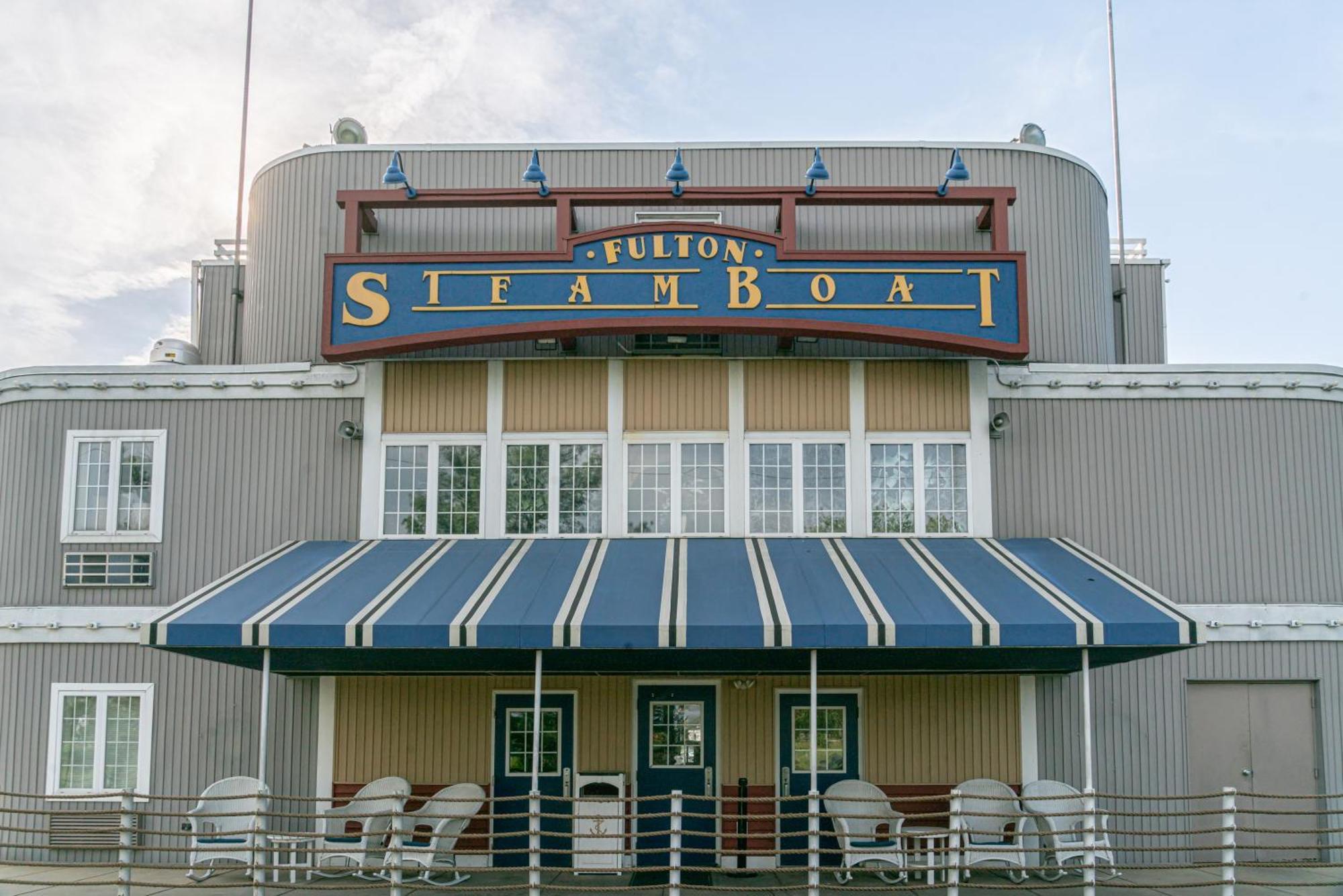 Fulton Steamboat Inn Ronks Buitenkant foto